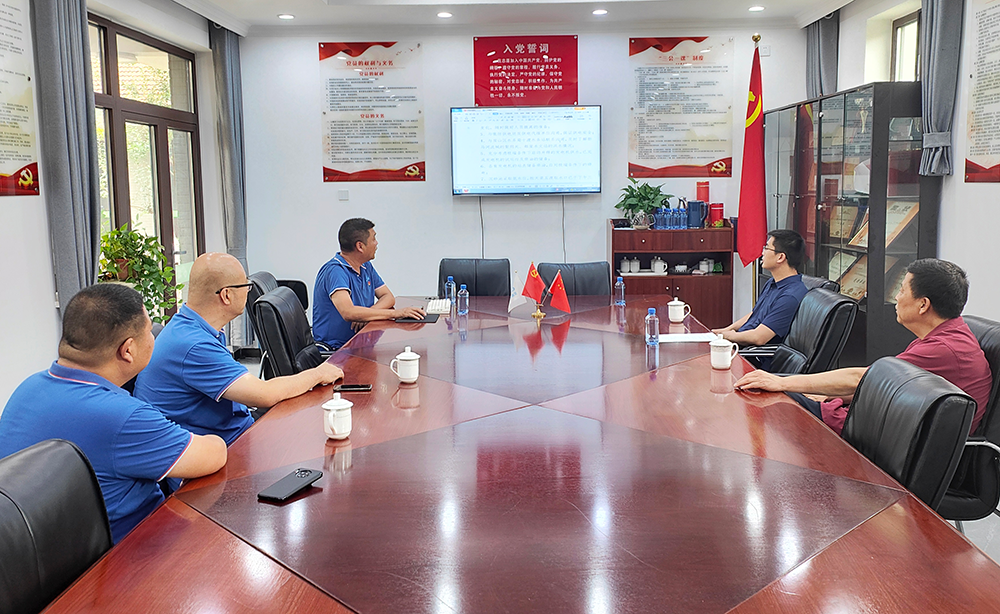 闻汛而动 向雨而行 江南官方网站领导“向前一步”驻守防汛第一线